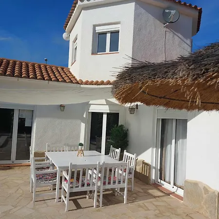 Villa Voor 8 Personen Met Zwembad