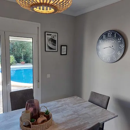 Voor 8 Personen Met Zwembad * Calafat