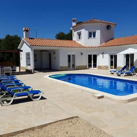 Villa Voor 8 Personen Met Zwembad *